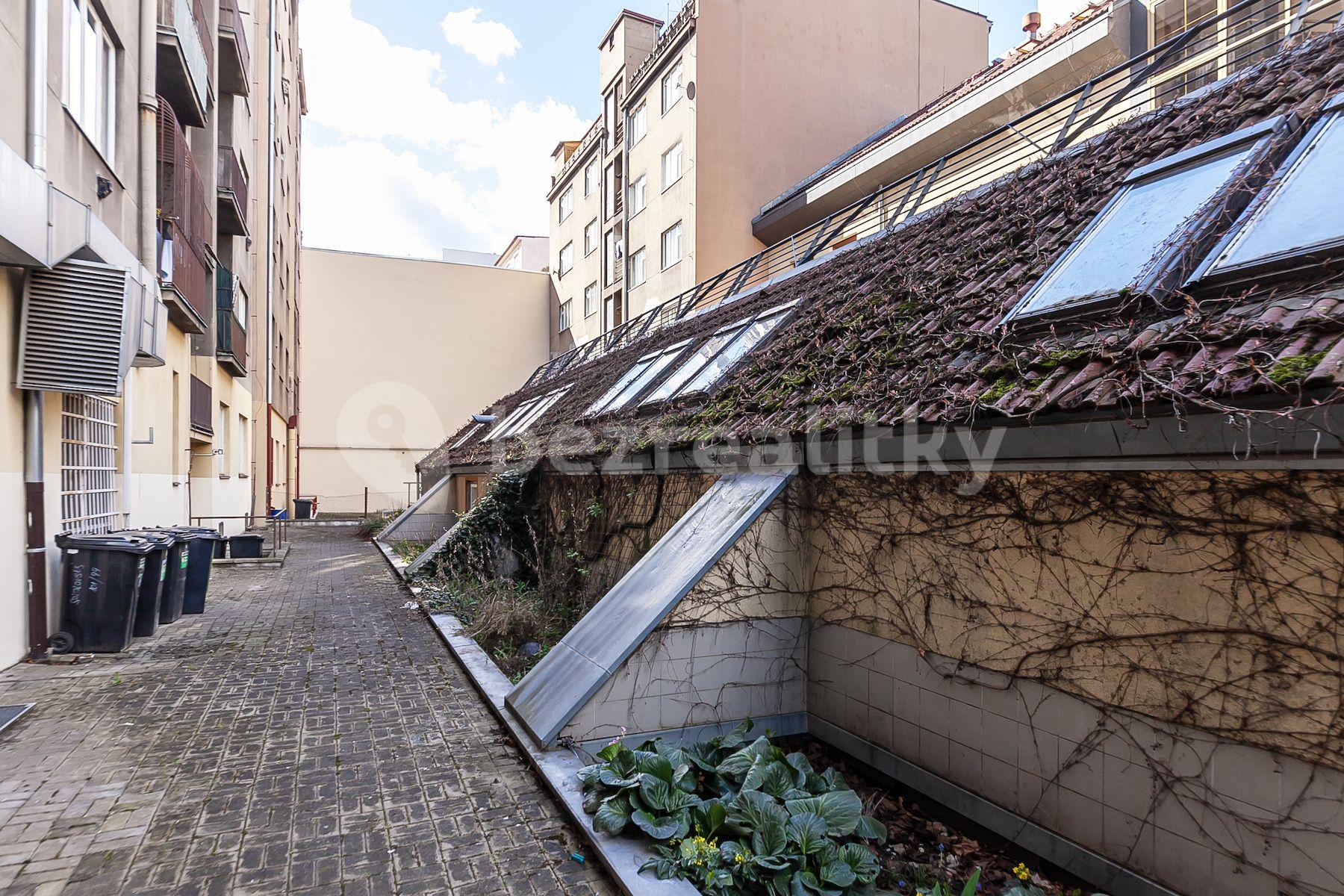 Prodej bytu 2+kk 58 m², Sokolovská, Praha, Praha