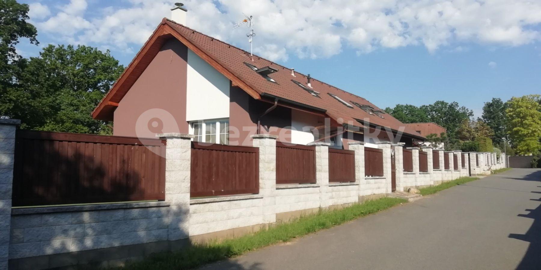 Pronájem domu 300 m², pozemek 1.250 m², Pětihosty, Středočeský kraj