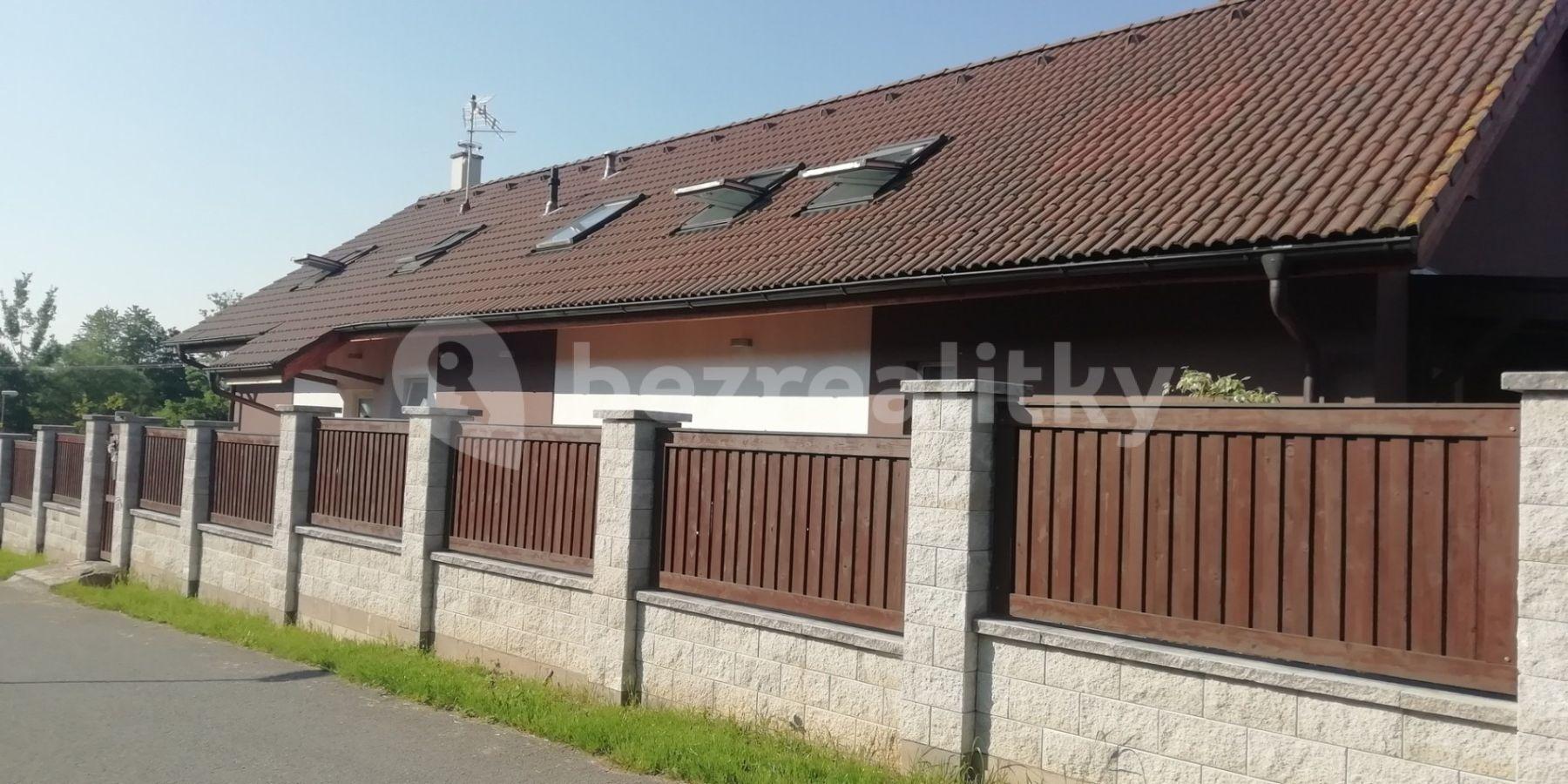 Pronájem domu 300 m², pozemek 1.250 m², Pětihosty, Středočeský kraj