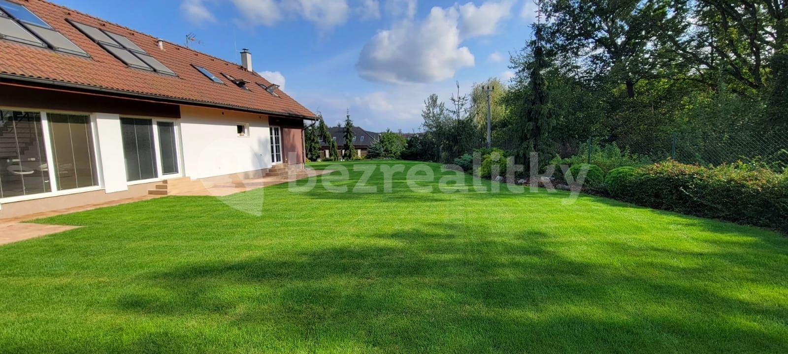 Pronájem domu 300 m², pozemek 1.250 m², Pětihosty, Středočeský kraj