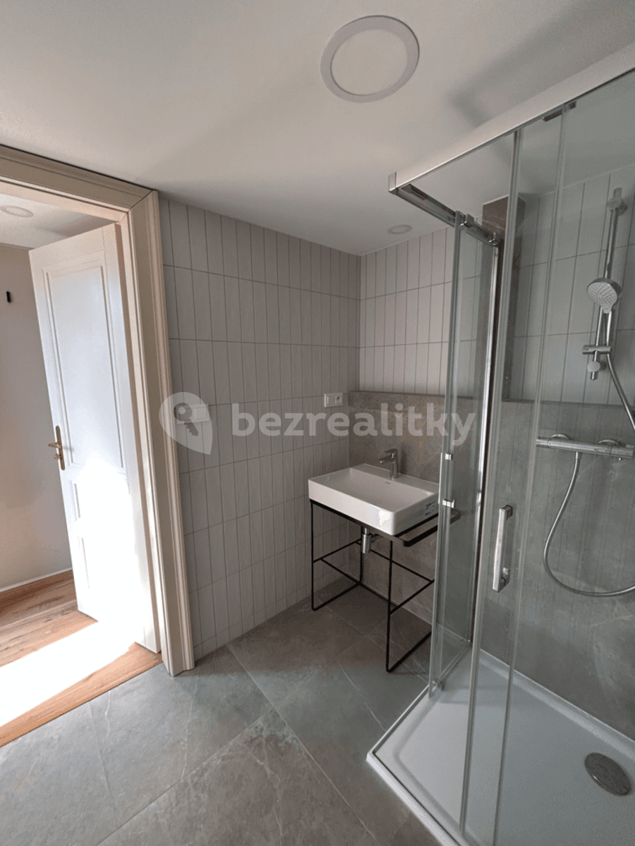 Prodej bytu 1+kk 28 m², Studentská, Praha, Praha