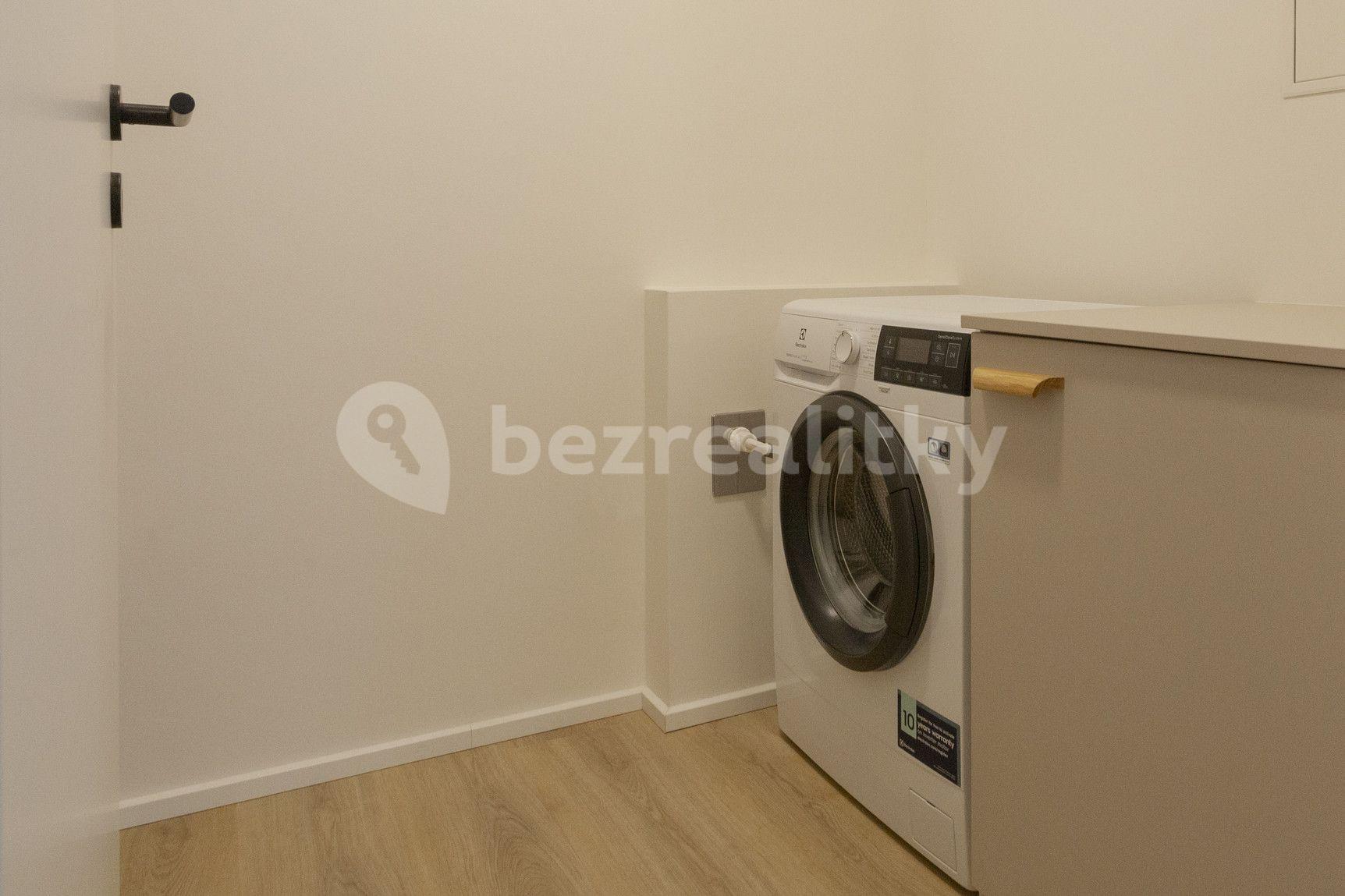 Pronájem bytu 3+1 90 m², U Pergamenky, Praha, Praha