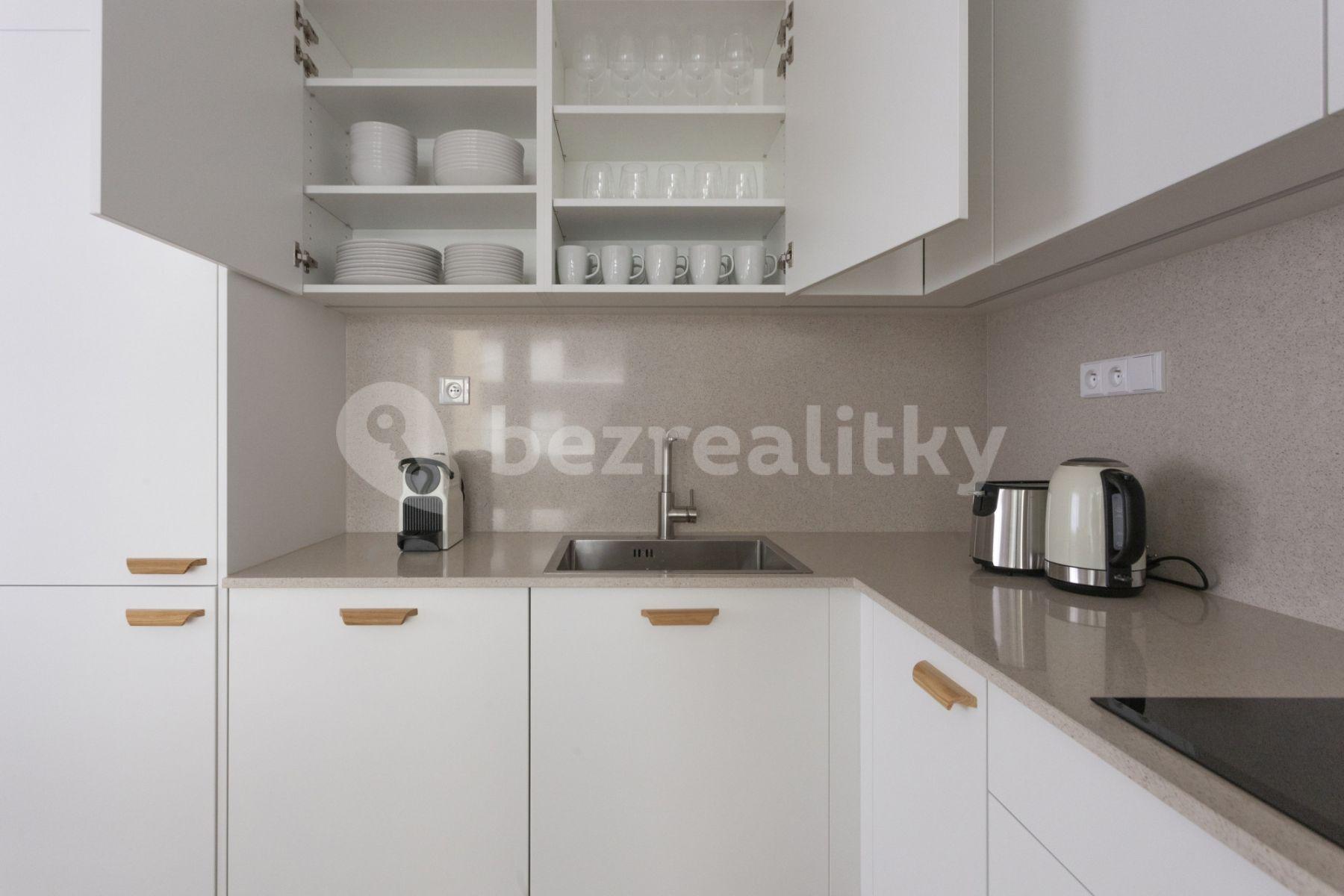 Pronájem bytu 3+1 90 m², U Pergamenky, Praha, Praha