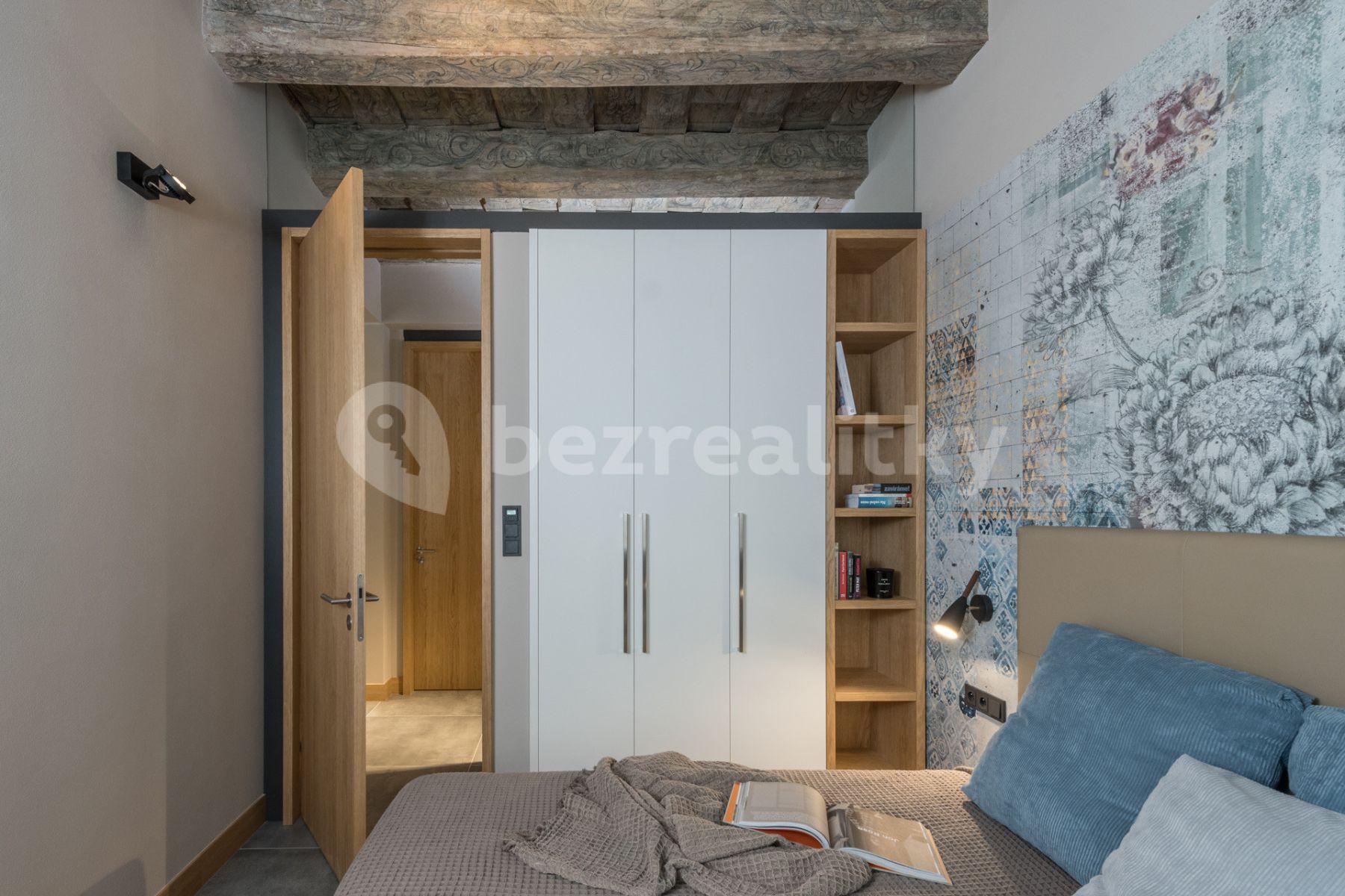 Pronájem bytu 3+kk 90 m², Vlašská, Praha, Praha