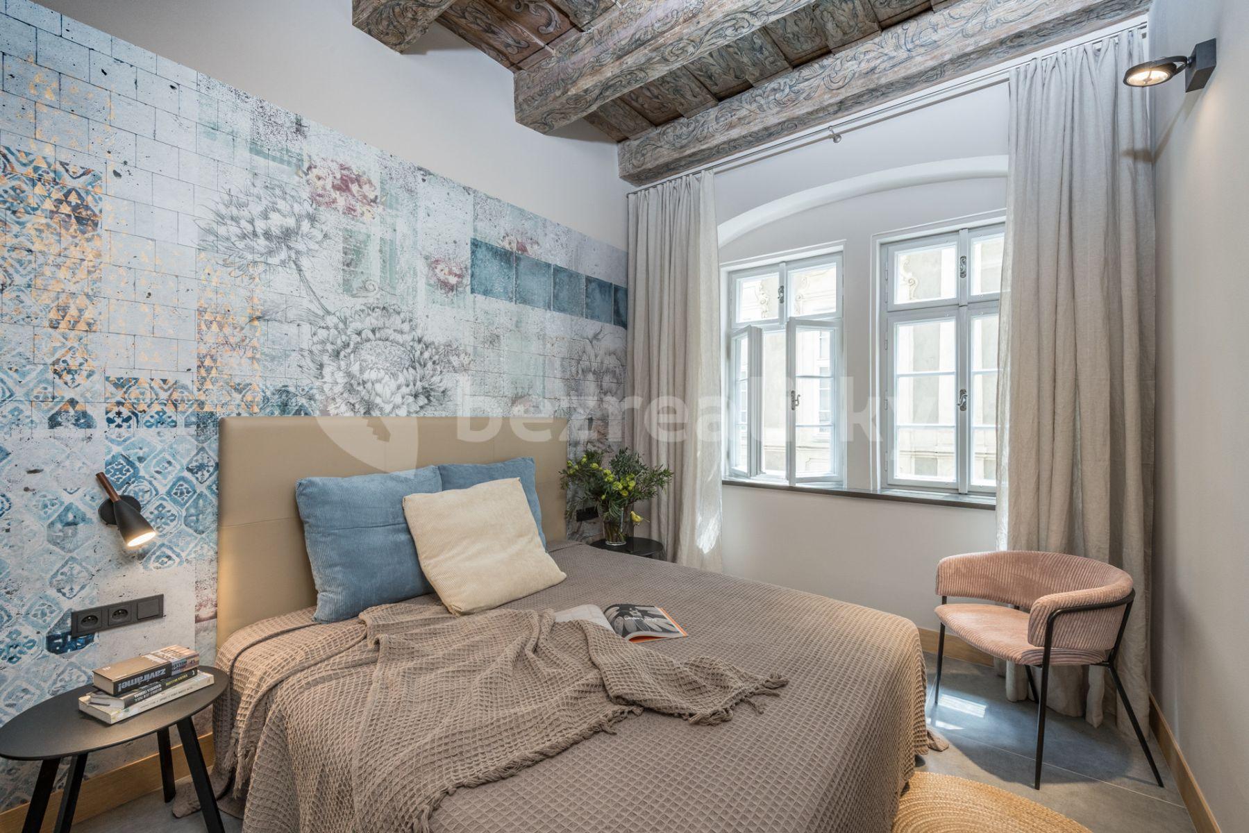 Pronájem bytu 3+kk 90 m², Vlašská, Praha, Praha