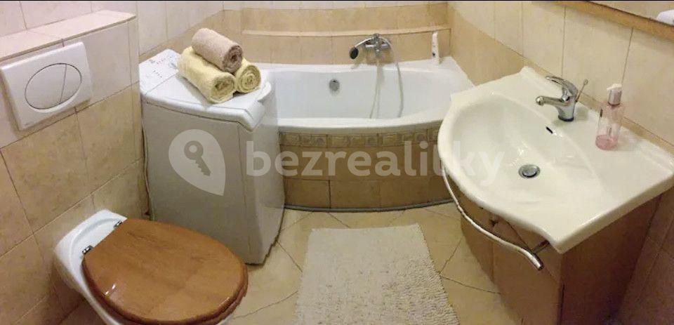 Pronájem bytu 1+kk 25 m², Na Bitevní Pláni, Praha, Praha