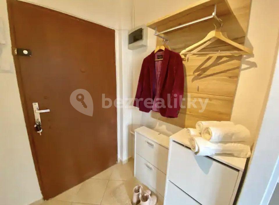 Pronájem bytu 1+kk 25 m², Na Bitevní Pláni, Praha, Praha