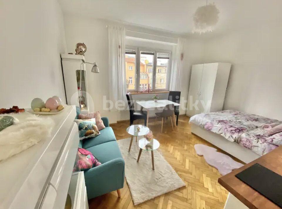 Pronájem bytu 1+kk 25 m², Na Bitevní Pláni, Praha, Praha