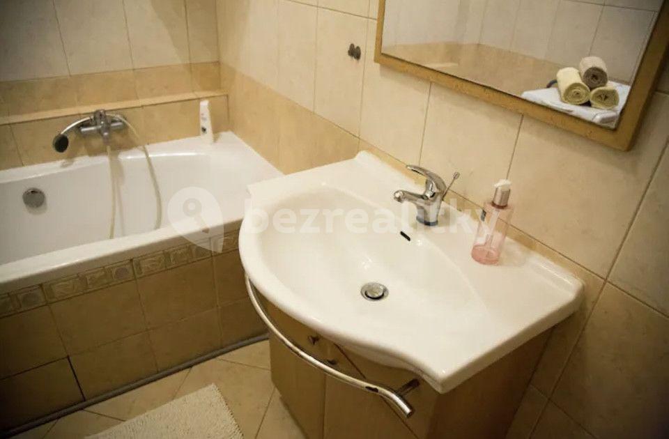 Pronájem bytu 1+kk 25 m², Na Bitevní Pláni, Praha, Praha