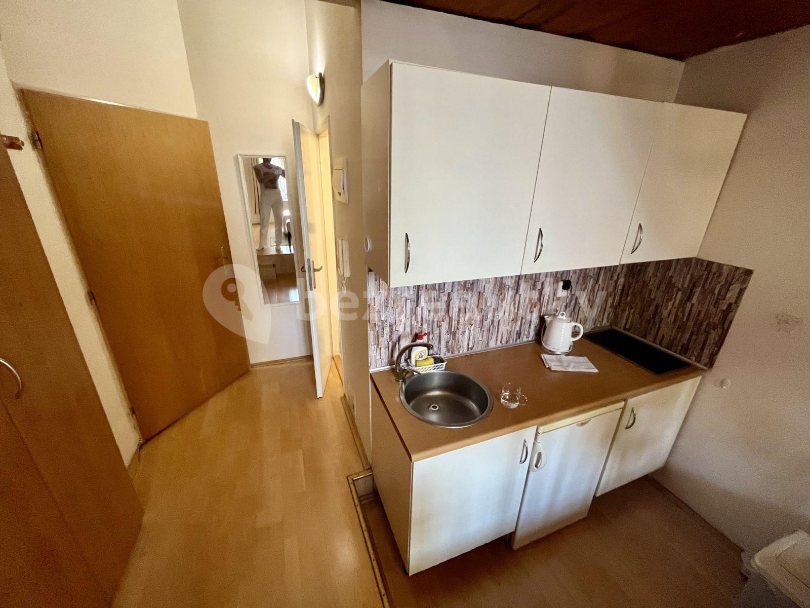 Pronájem bytu  25 m², Magistrů, Praha, Praha