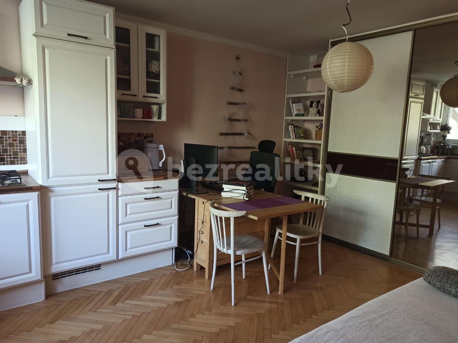 Prodej bytu 1+1 39 m², Komárnická, Ružinov, Bratislavský kraj