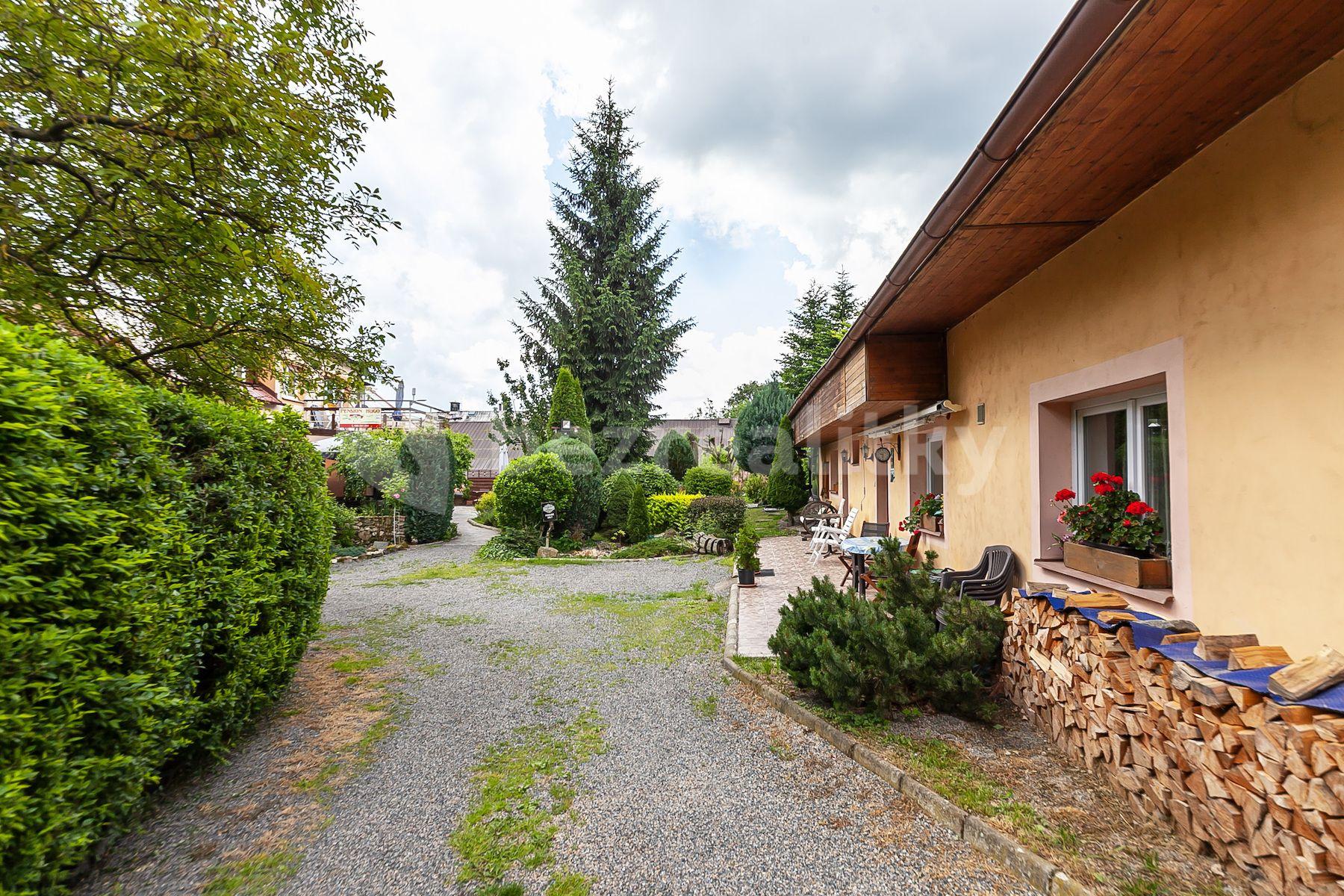 Prodej domu 537 m², pozemek 2.164 m², Uhřice, Sedlec-Prčice, Středočeský kraj