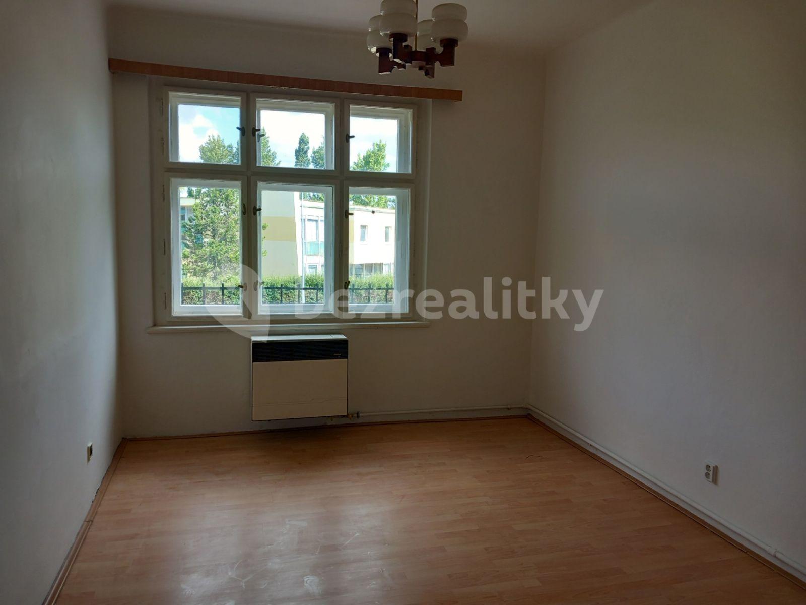 Pronájem bytu 1+kk 29 m², Hartigova, Praha, Praha