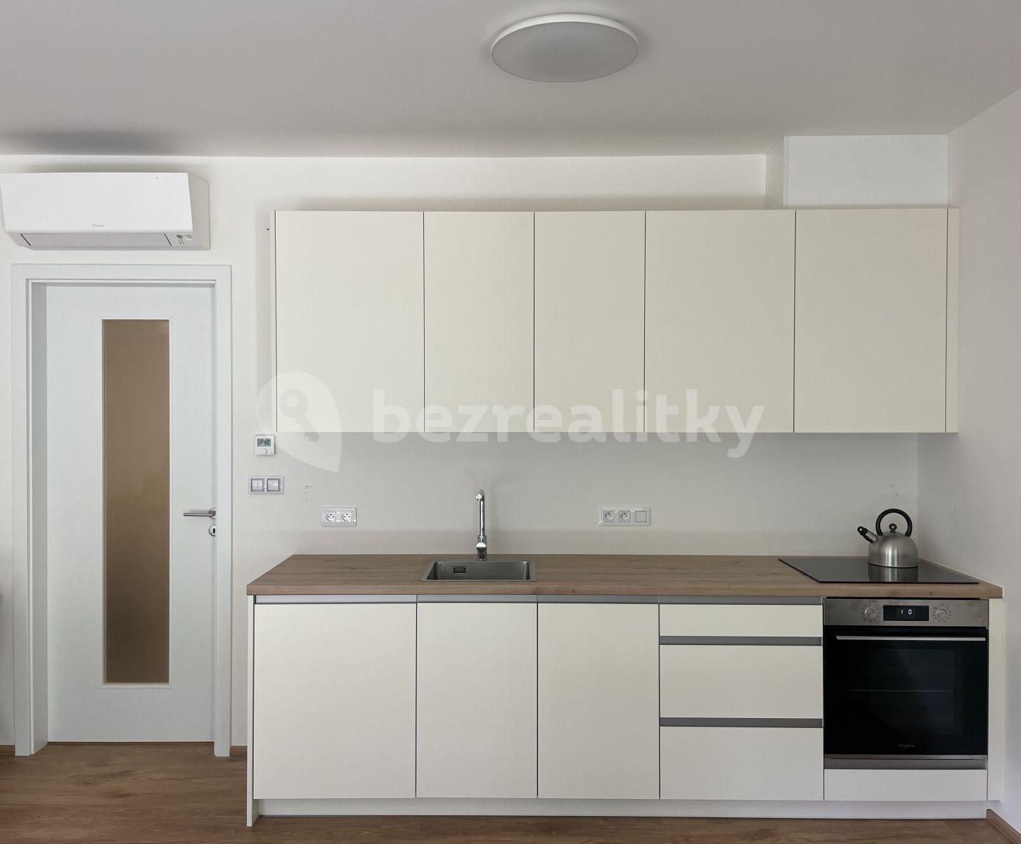 Pronájem bytu 1+kk 33 m², Lučištníků, Praha, Praha