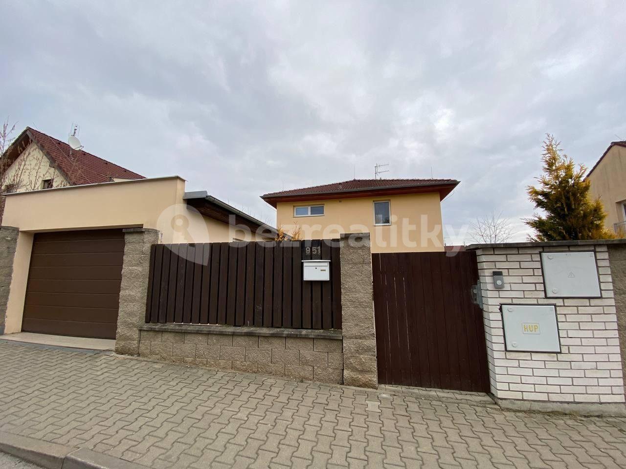 Prodej domu 156 m², pozemek 613 m², Pod Školou, Líbeznice, Středočeský kraj