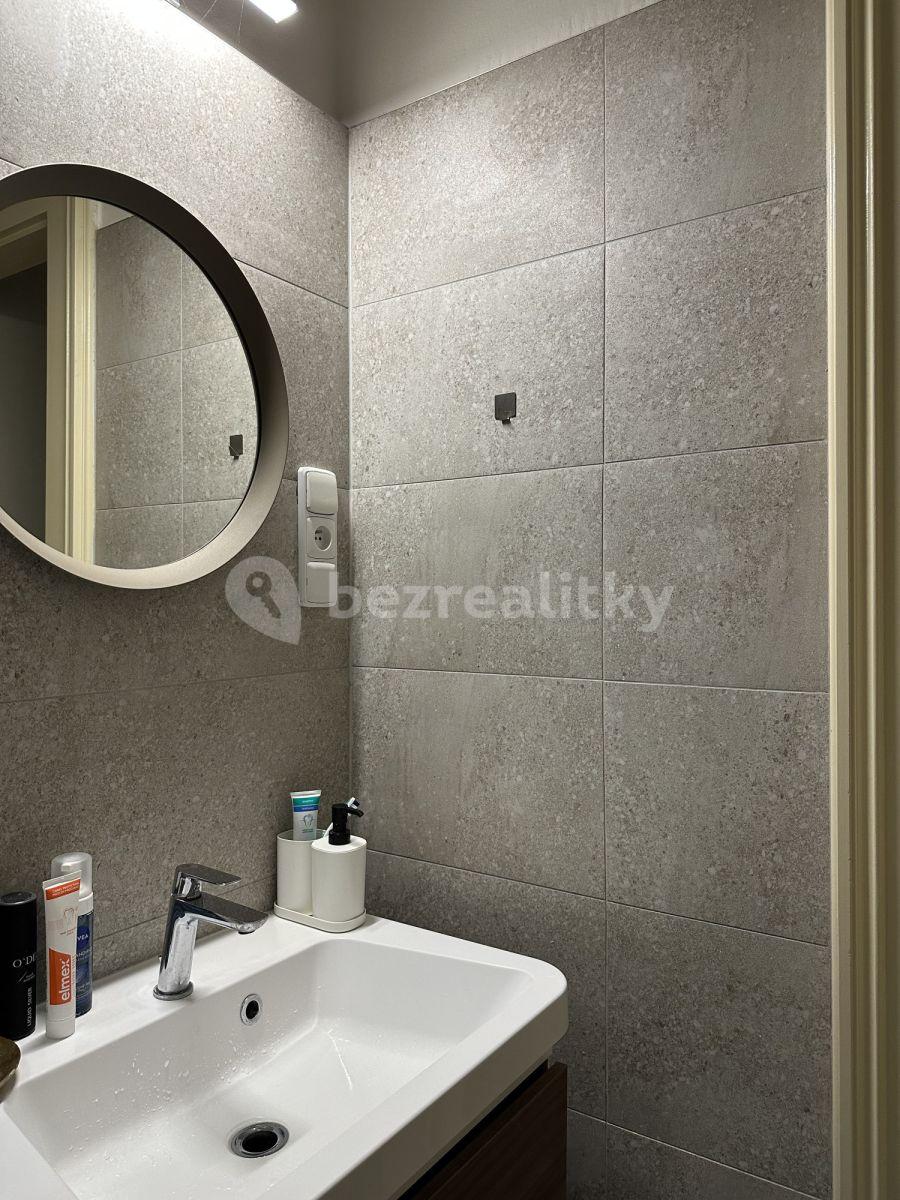 Pronájem bytu 1+1 96 m², Křižíkova, Praha, Praha