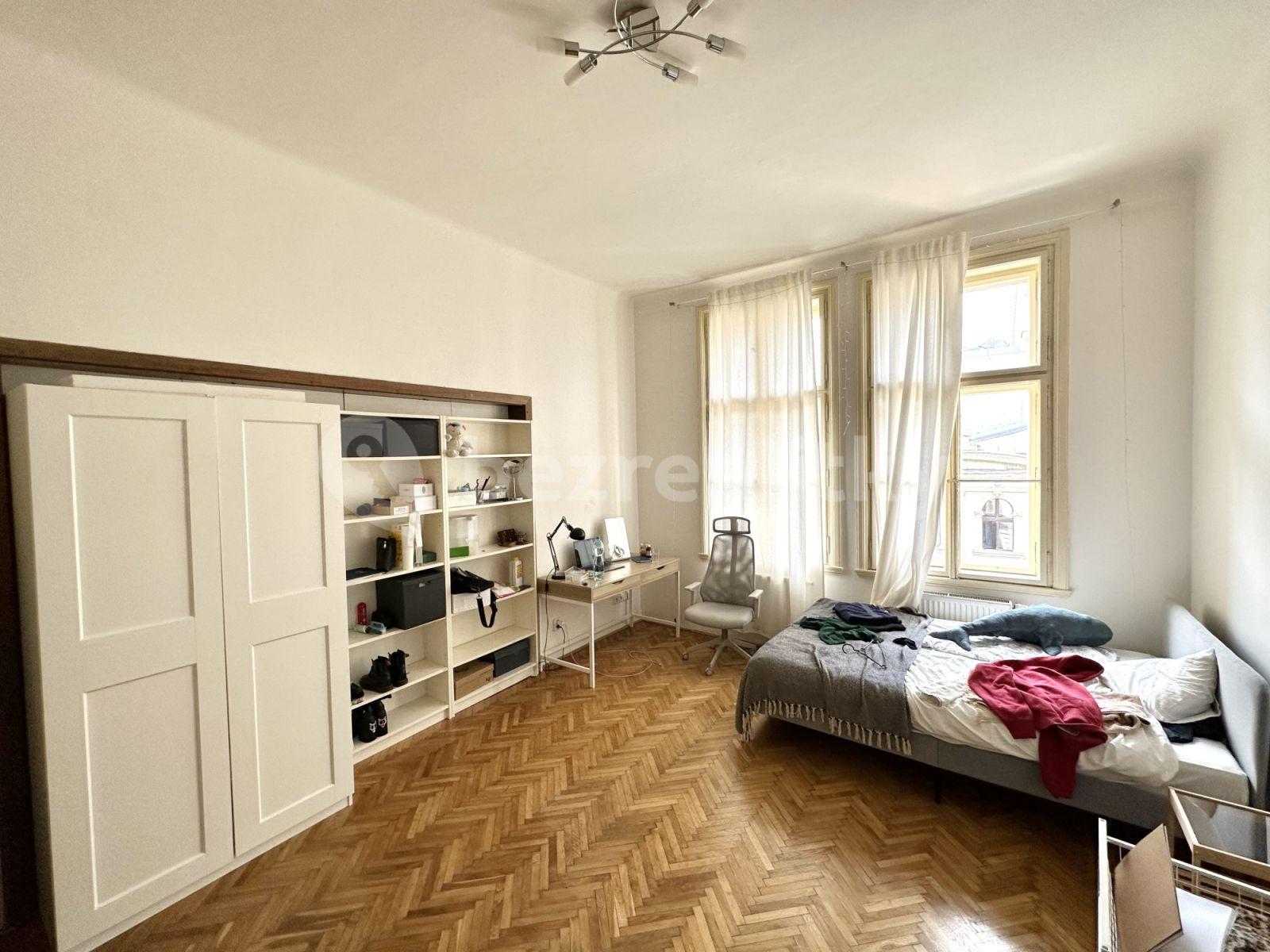 Pronájem bytu 1+1 96 m², Křižíkova, Praha, Praha