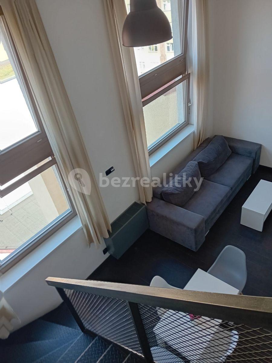 Pronájem bytu 1+1 62 m², Křižíkova a, Praha, Praha