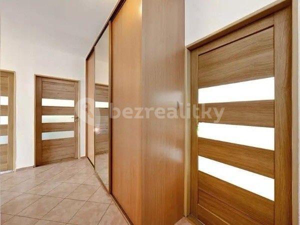 Prodej bytu 4+1 90 m², Na Pankráci, Mšené-lázně, Ústecký kraj