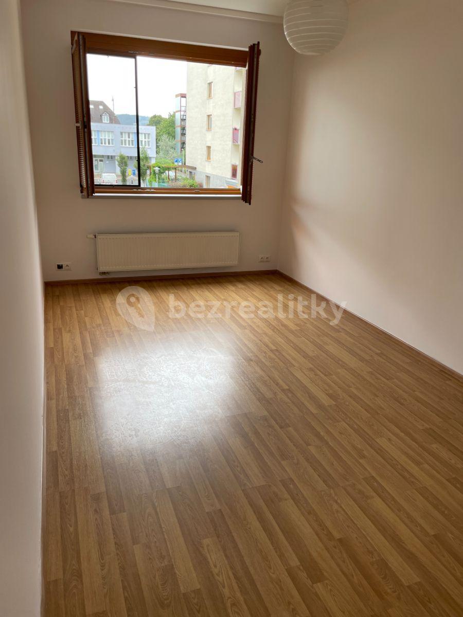 Pronájem bytu 3+kk 75 m², Československého exilu, Praha, Praha