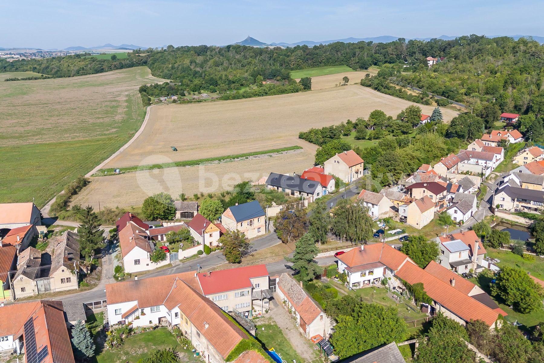 Prodej domu 125 m², pozemek 206 m², Břežany nad Ohří, Budyně nad Ohří, Ústecký kraj