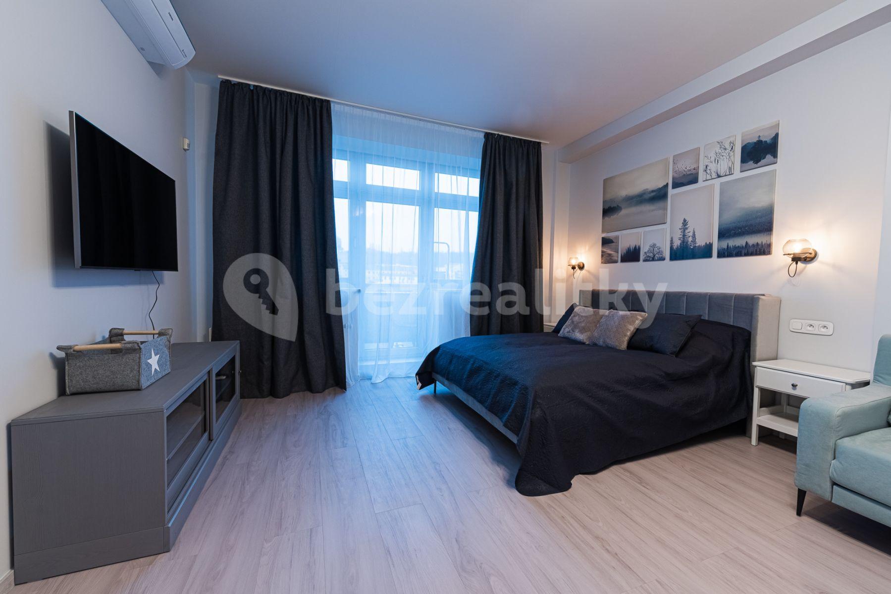 Pronájem bytu 2+1 46 m², Českomoravská, Praha, Praha