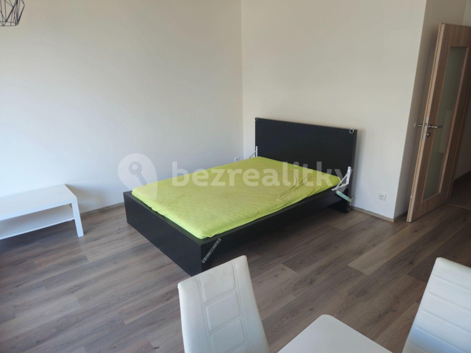 Pronájem bytu 1+kk 36 m², Mezi Vodami, Praha, Praha