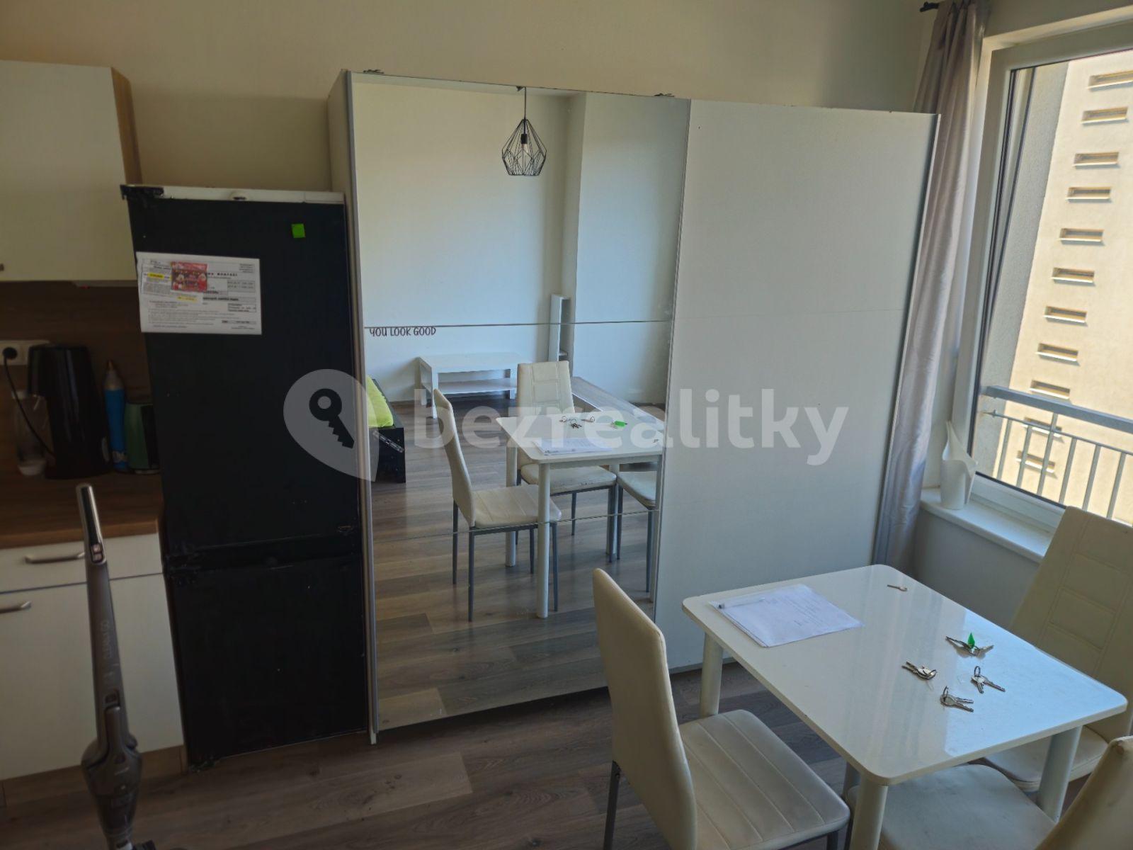 Pronájem bytu 1+kk 36 m², Mezi Vodami, Praha, Praha