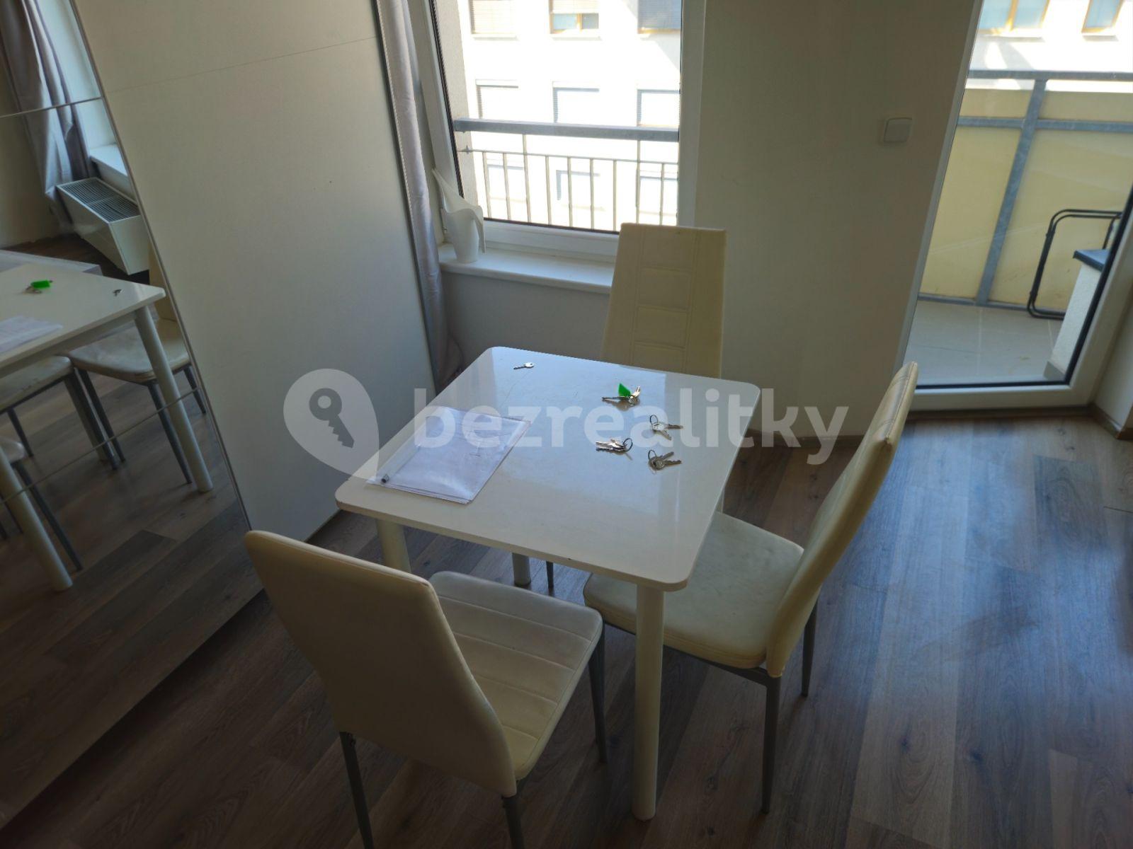 Pronájem bytu 1+kk 36 m², Mezi Vodami, Praha, Praha