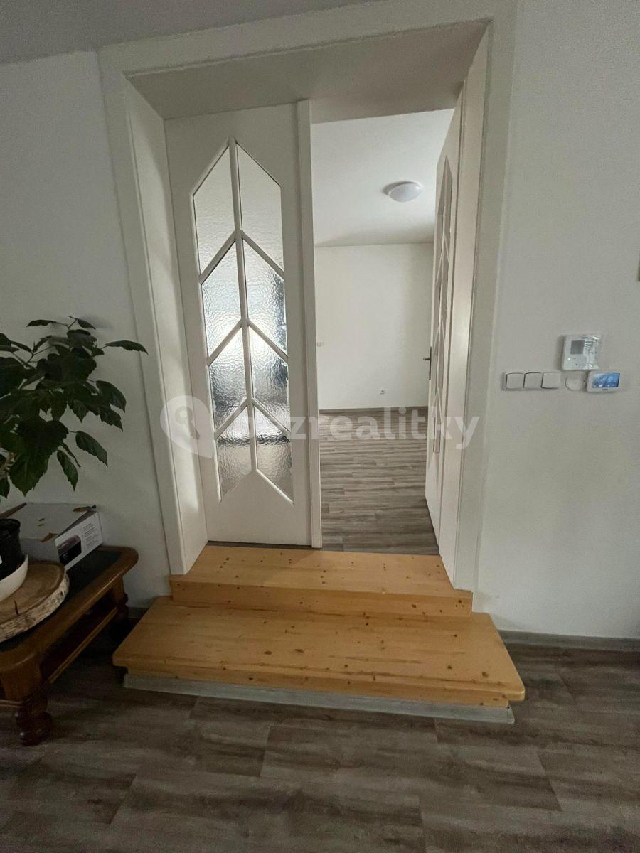 Pronájem bytu 2+kk 56 m², Petra Bezruče, Hoštka, Ústecký kraj