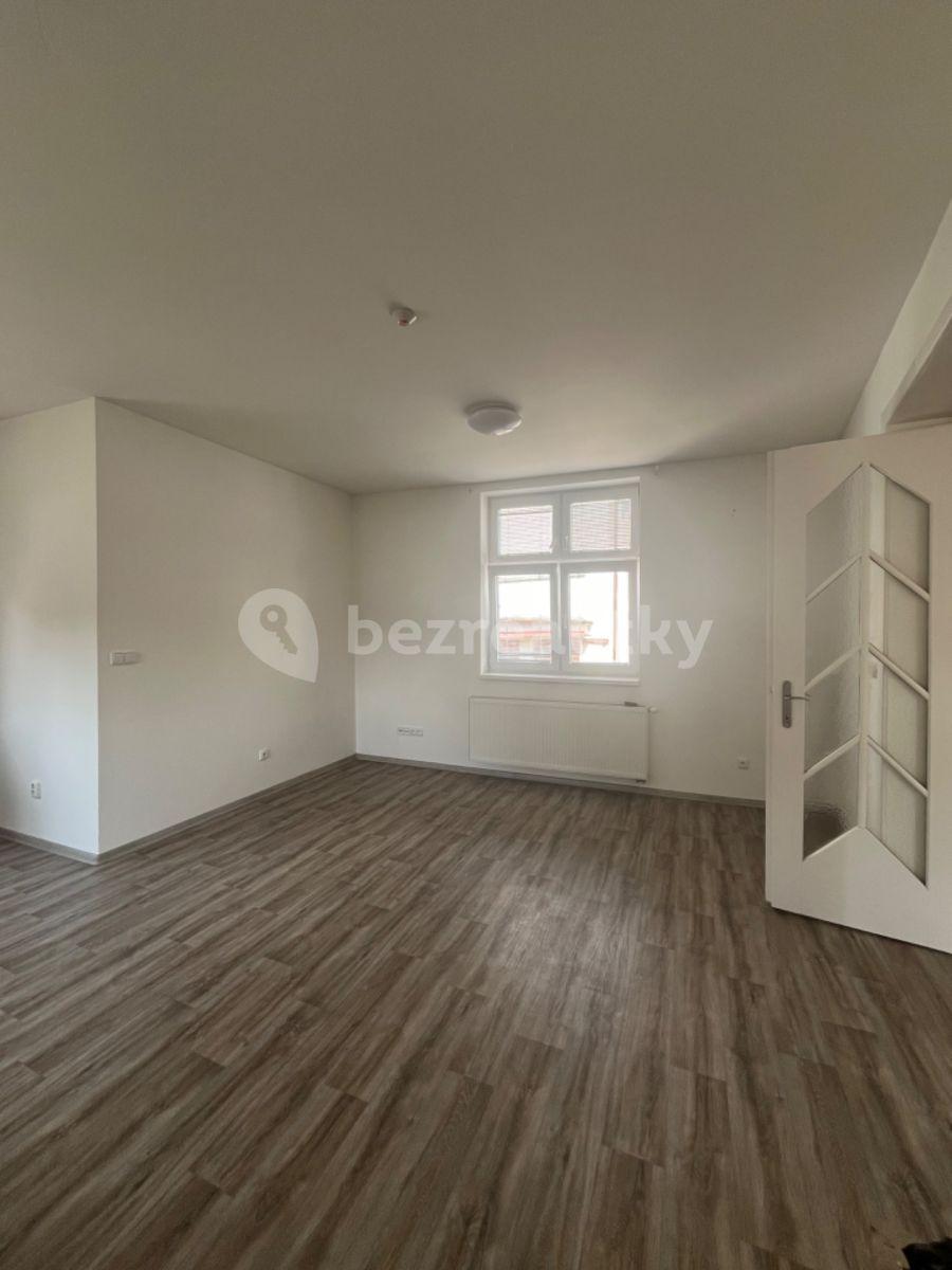 Pronájem bytu 2+kk 56 m², Petra Bezruče, Hoštka, Ústecký kraj