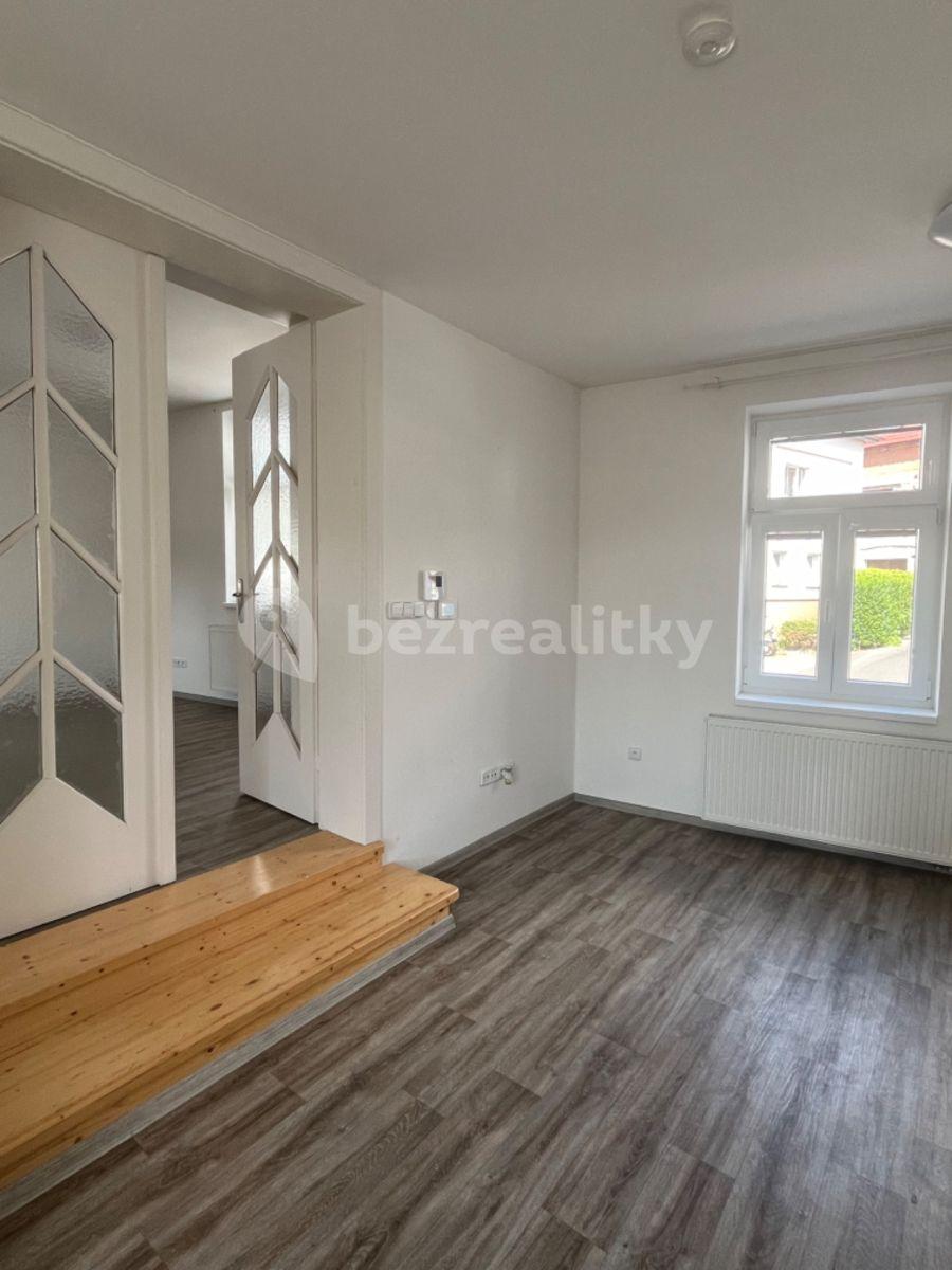 Pronájem bytu 2+kk 56 m², Petra Bezruče, Hoštka, Ústecký kraj