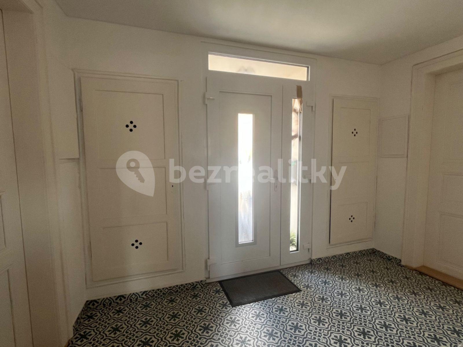 Pronájem bytu 2+kk 56 m², Petra Bezruče, Hoštka, Ústecký kraj