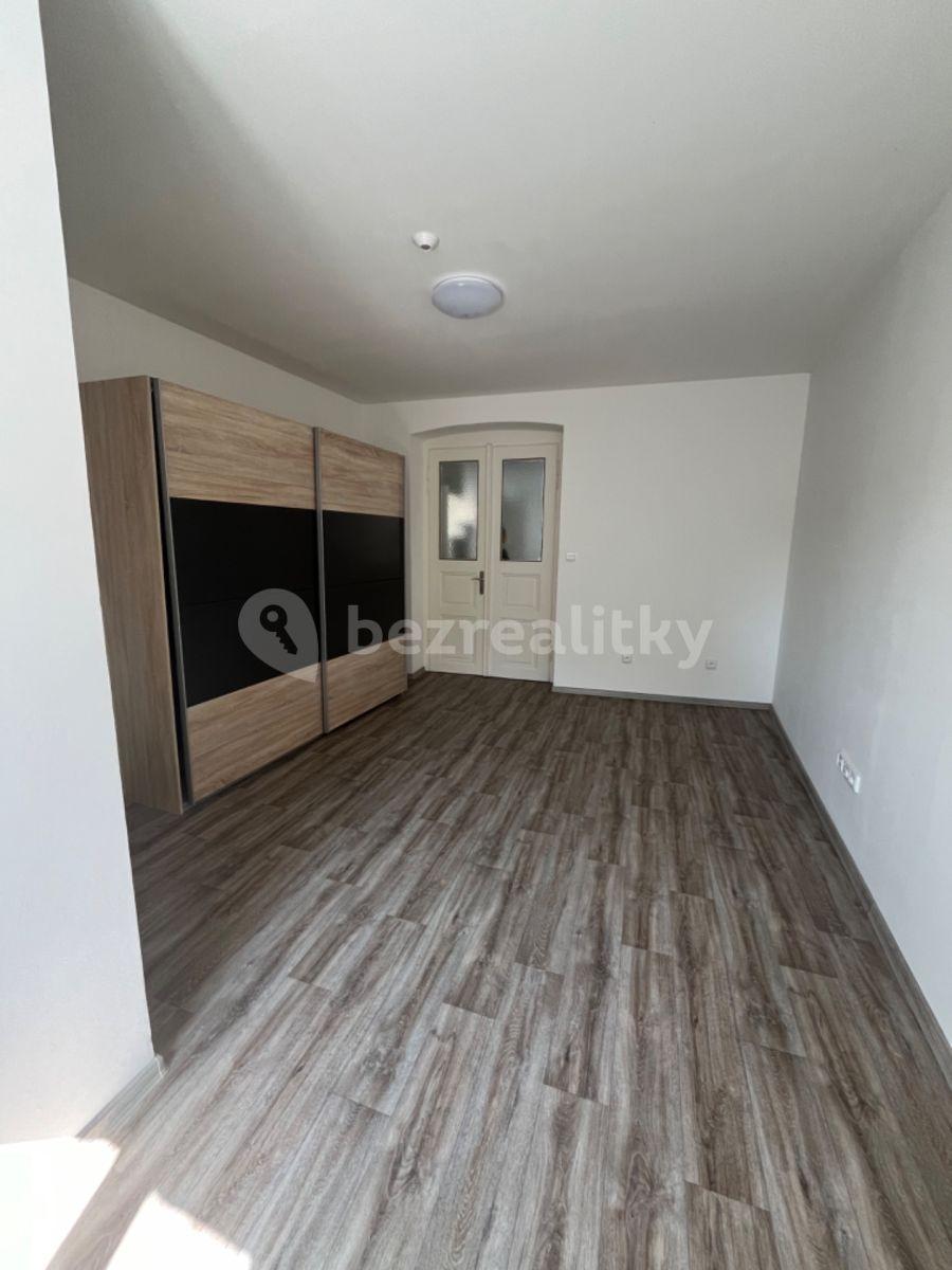 Pronájem bytu 2+kk 56 m², Petra Bezruče, Hoštka, Ústecký kraj