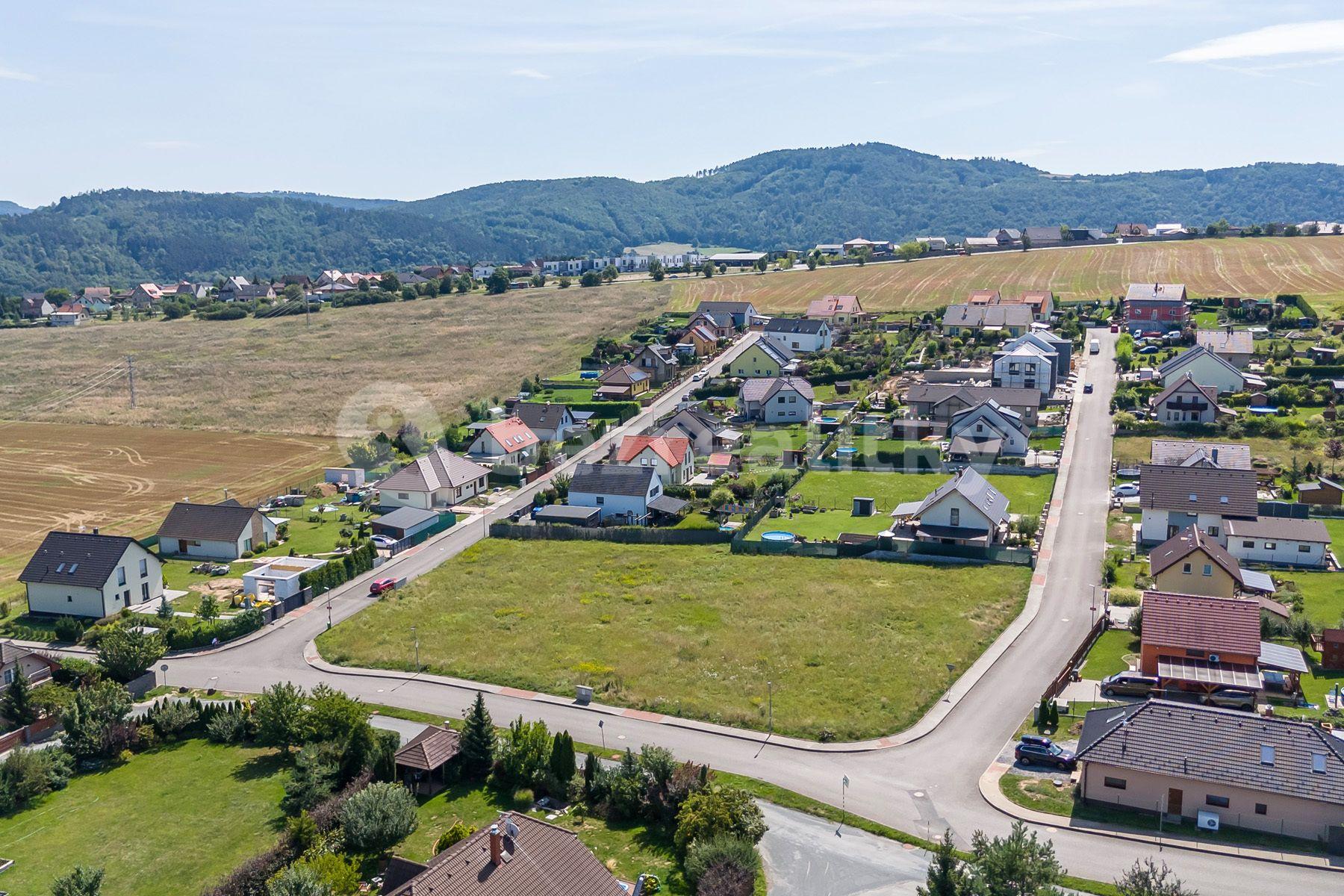 Prodej pozemku 1.872 m², Trubín, Trubín, Středočeský kraj