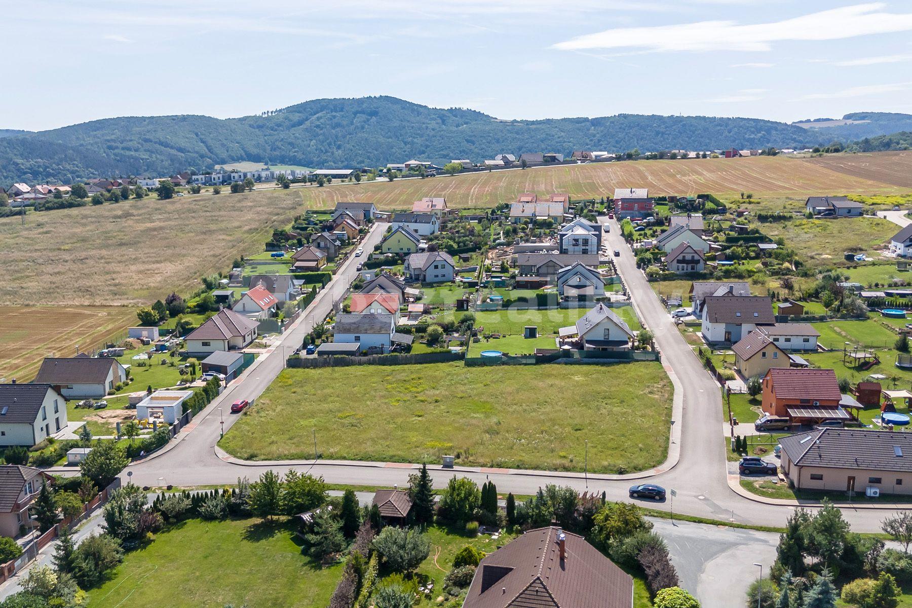 Prodej pozemku 1.872 m², Trubín, Trubín, Středočeský kraj