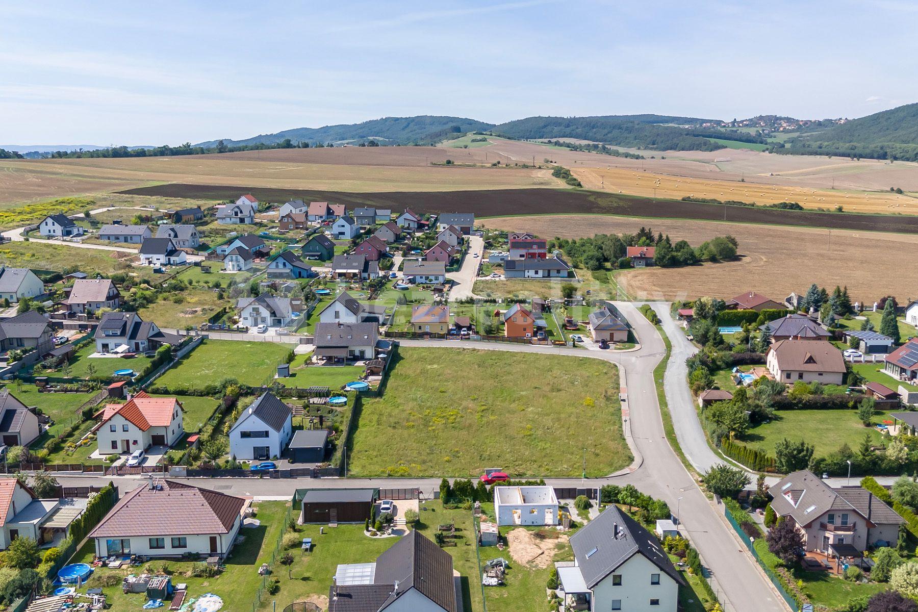 Prodej pozemku 1.872 m², Trubín, Trubín, Středočeský kraj