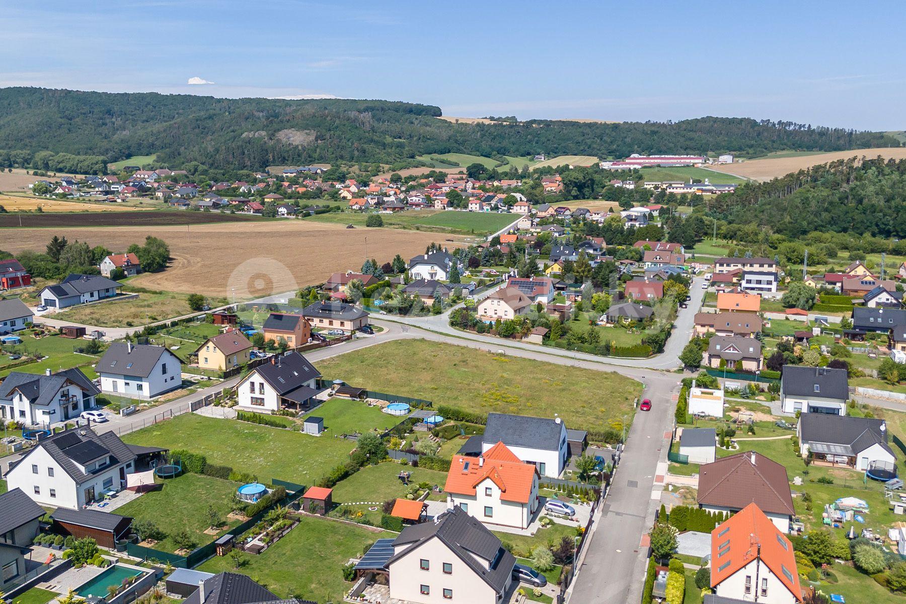 Prodej pozemku 1.872 m², Trubín, Trubín, Středočeský kraj