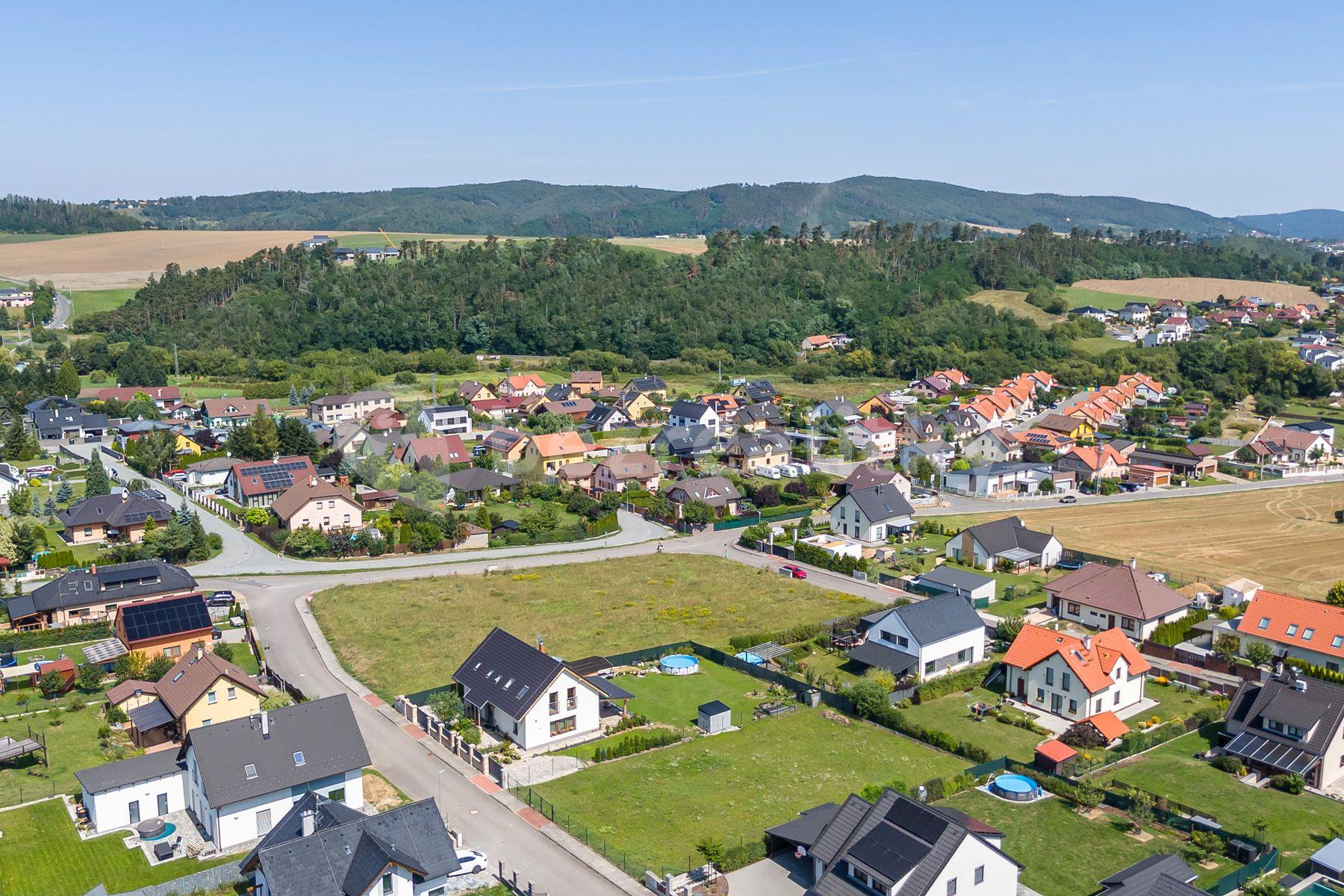 Prodej pozemku 1.872 m², Trubín, Trubín, Středočeský kraj