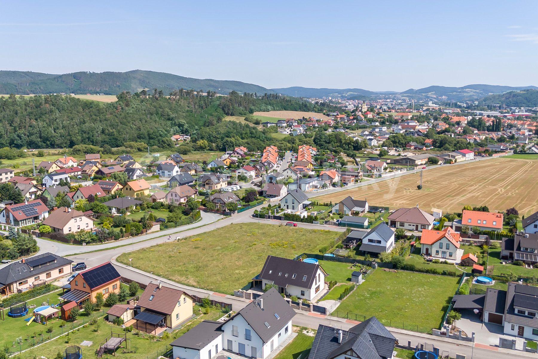 Prodej pozemku 1.872 m², Trubín, Trubín, Středočeský kraj