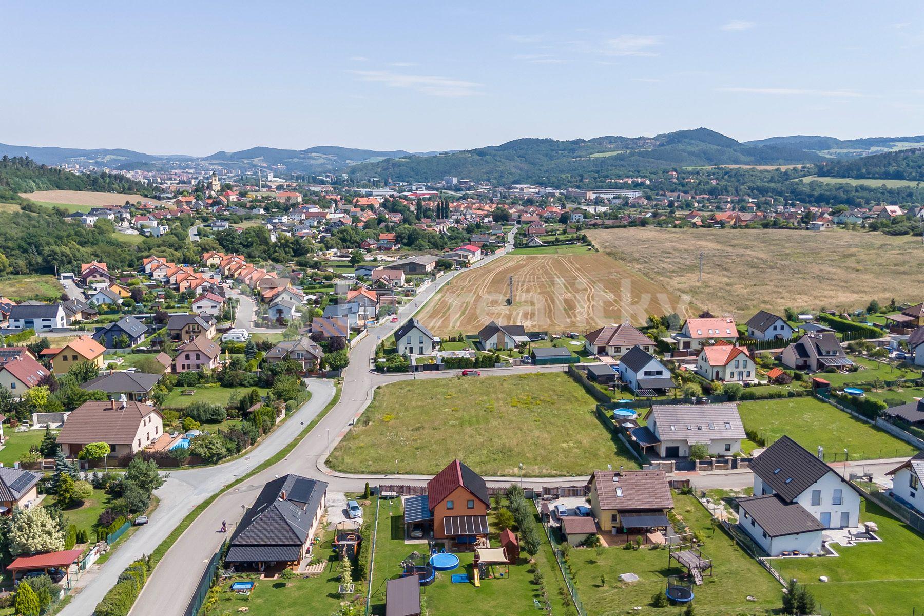 Prodej pozemku 1.872 m², Trubín, Trubín, Středočeský kraj