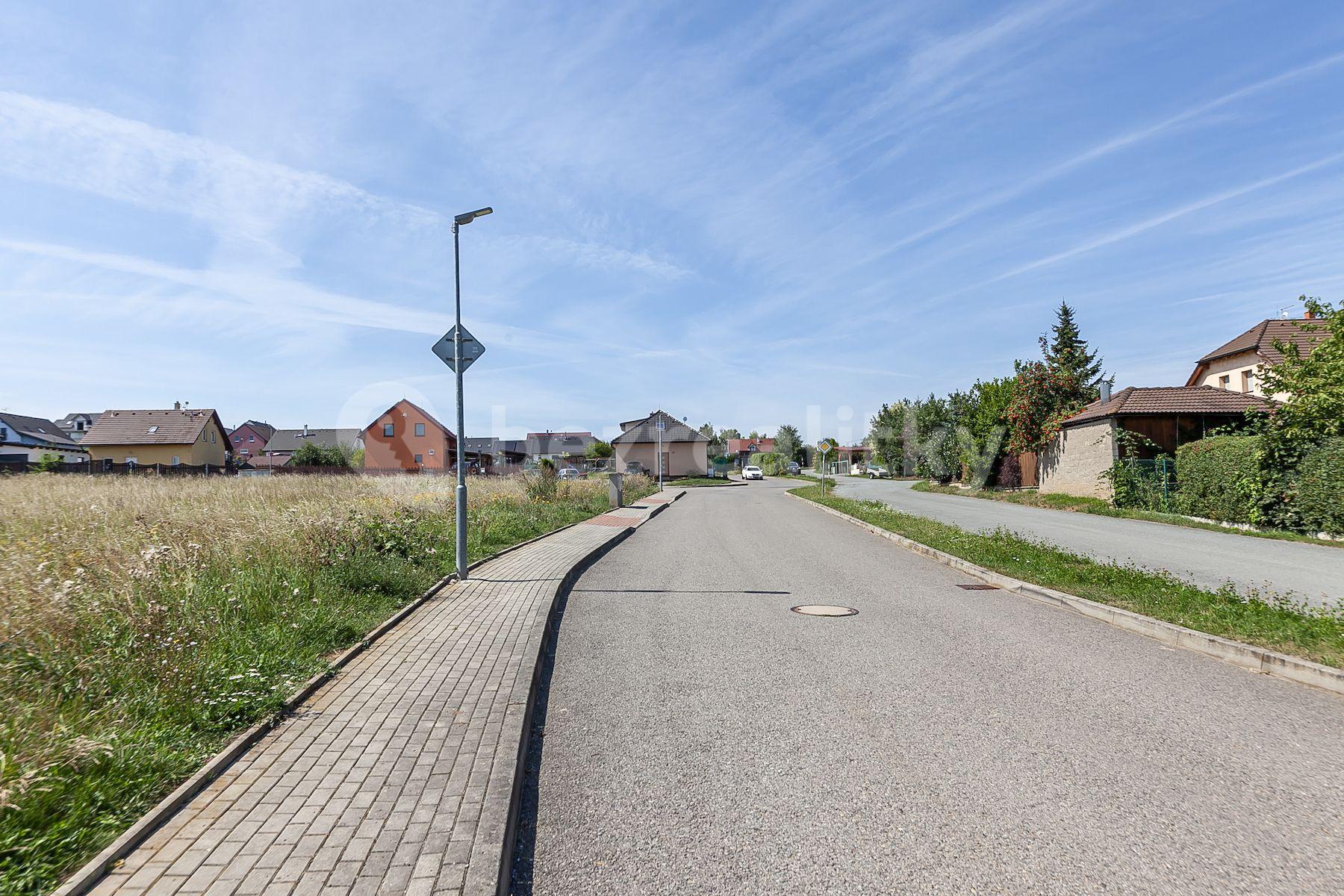 Prodej pozemku 1.872 m², Trubín, Trubín, Středočeský kraj