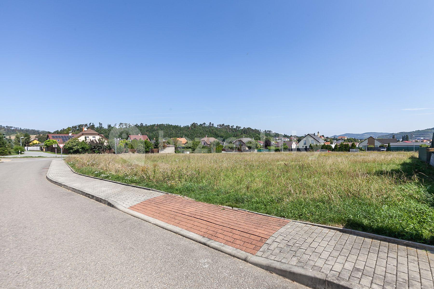 Prodej pozemku 1.872 m², Trubín, Trubín, Středočeský kraj