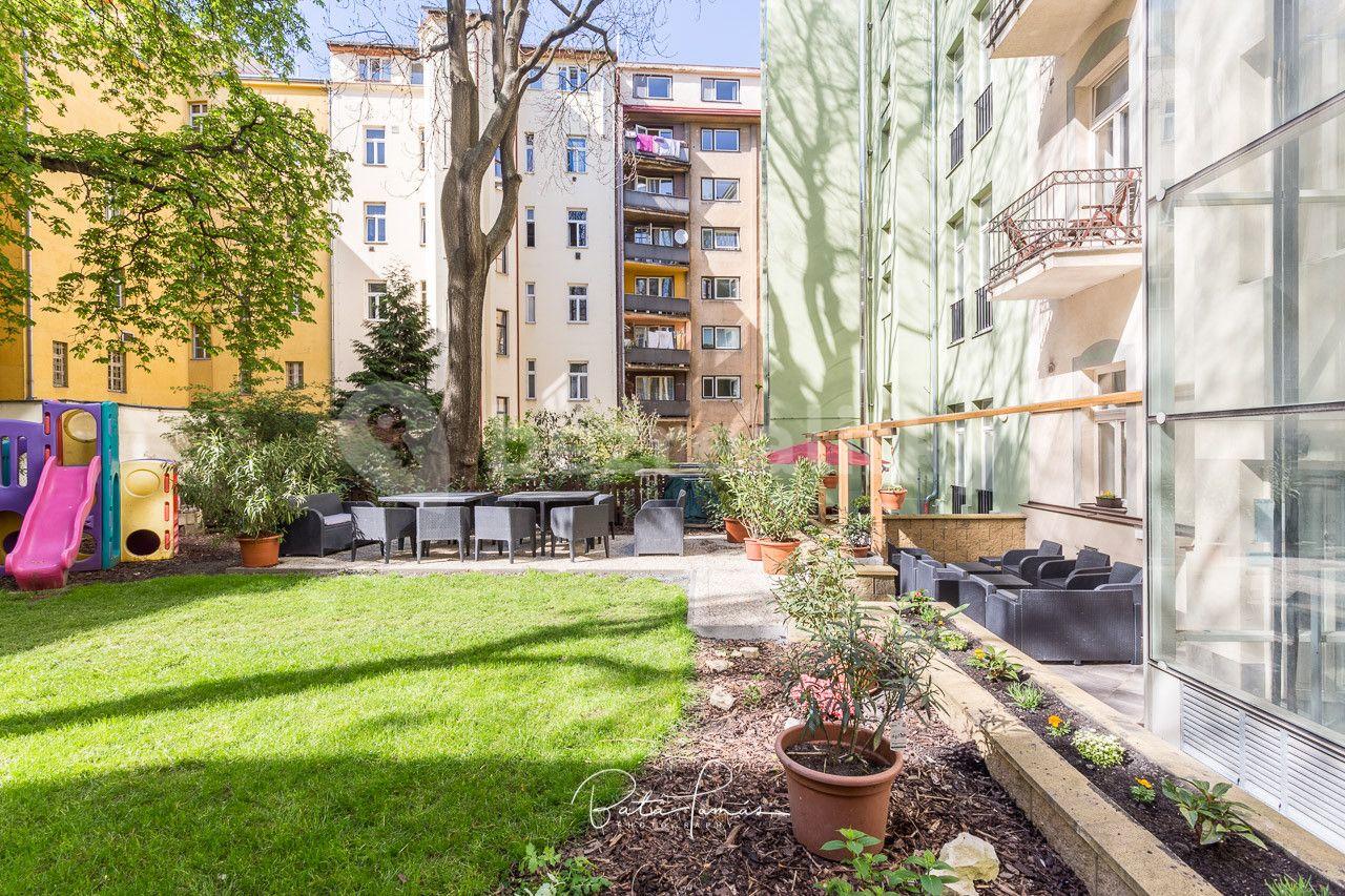 Pronájem bytu 2+kk 38 m², Legerova, Praha, Praha