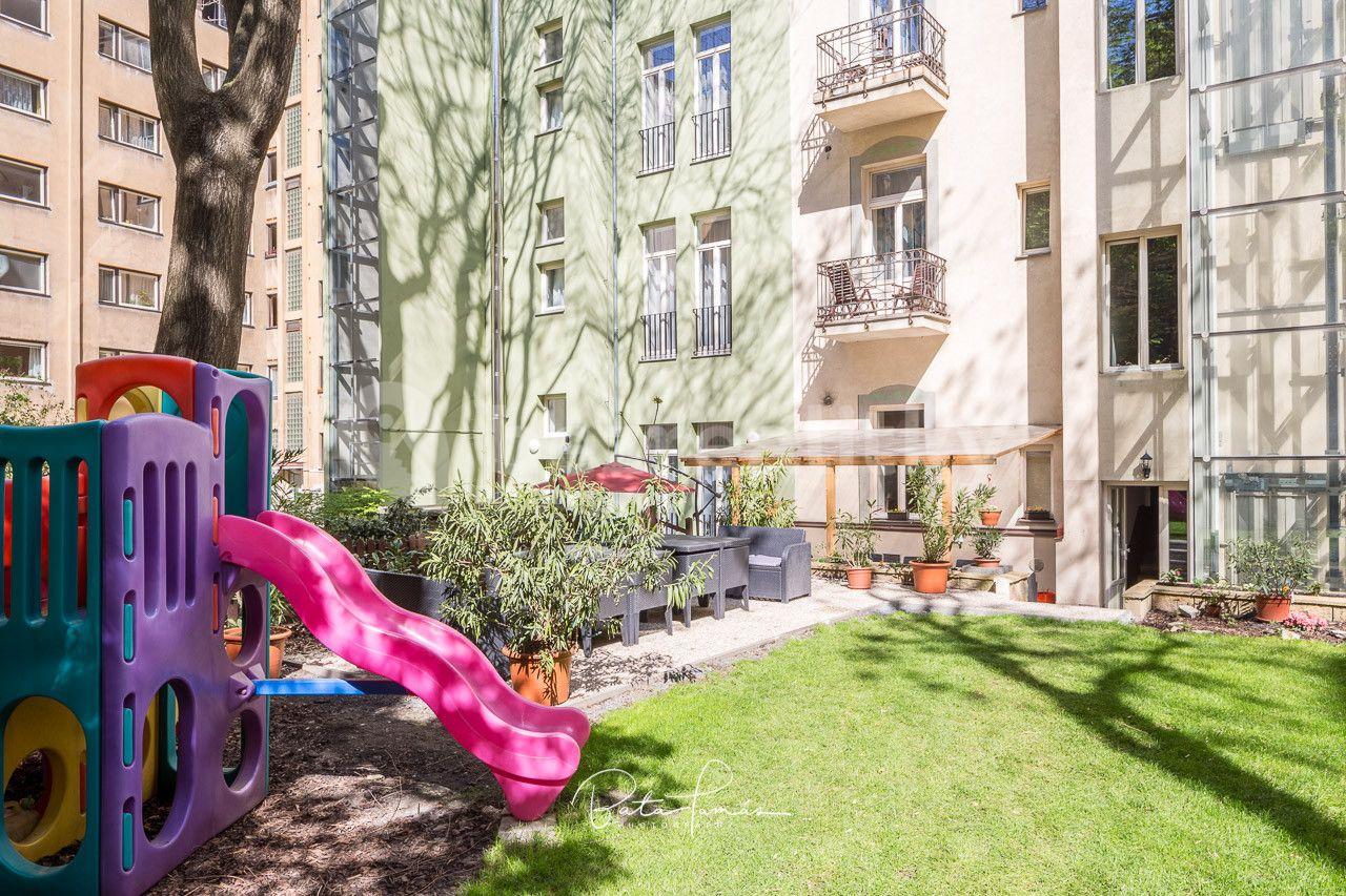 Pronájem bytu 2+kk 38 m², Legerova, Praha, Praha