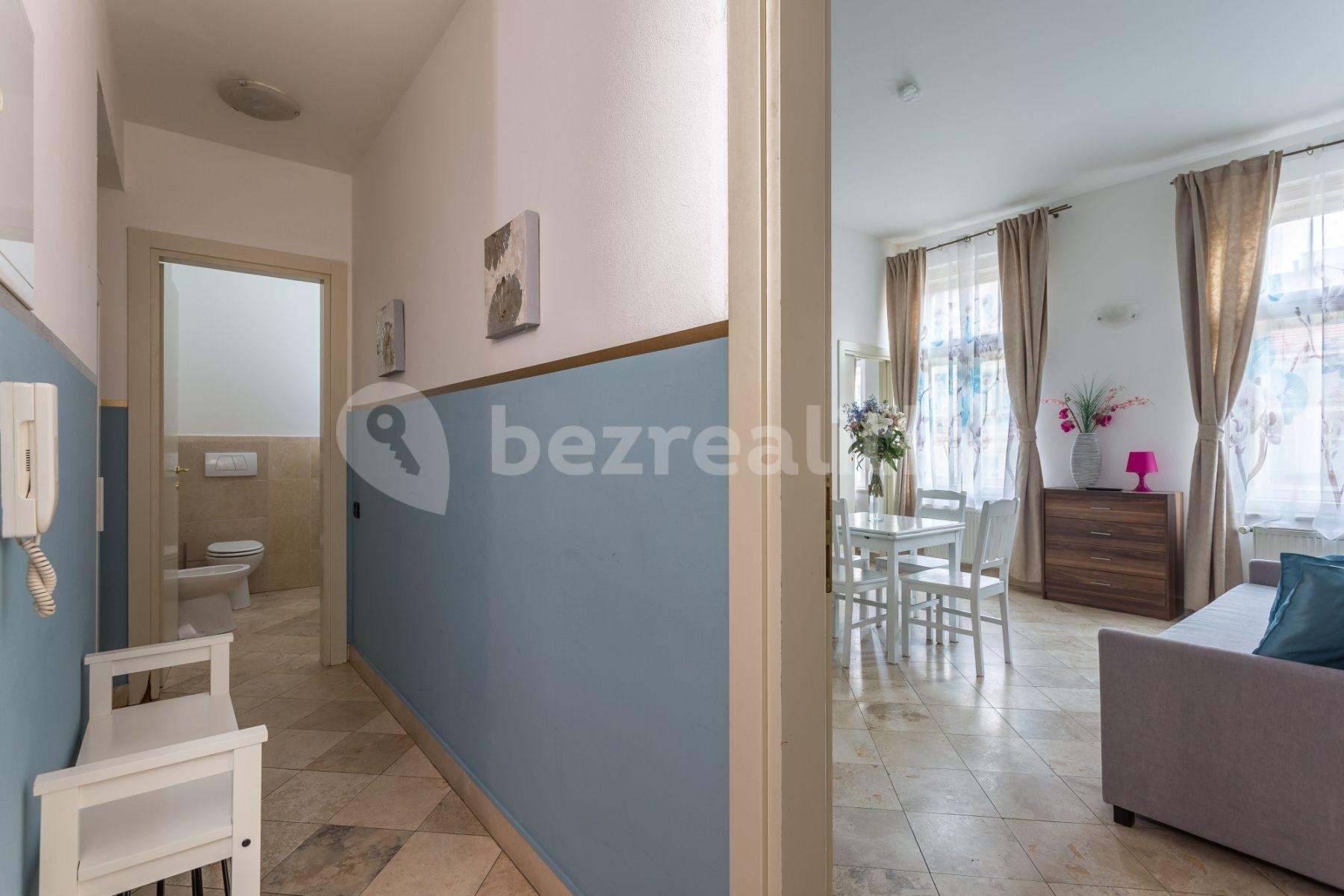 Pronájem bytu 2+kk 38 m², Legerova, Praha, Praha