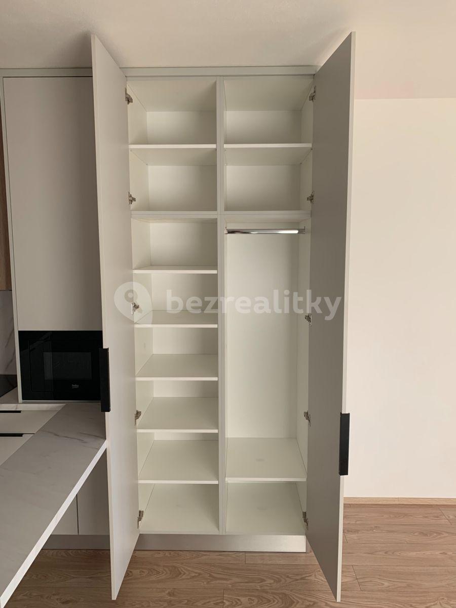 Pronájem bytu 1+kk 32 m², Bratislavská, Brno, Jihomoravský kraj