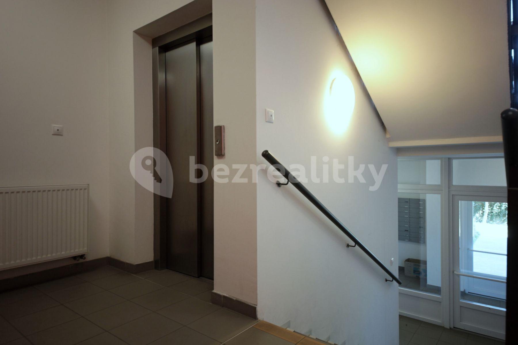 Pronájem bytu 2+1 40 m², Babická, Praha, Praha