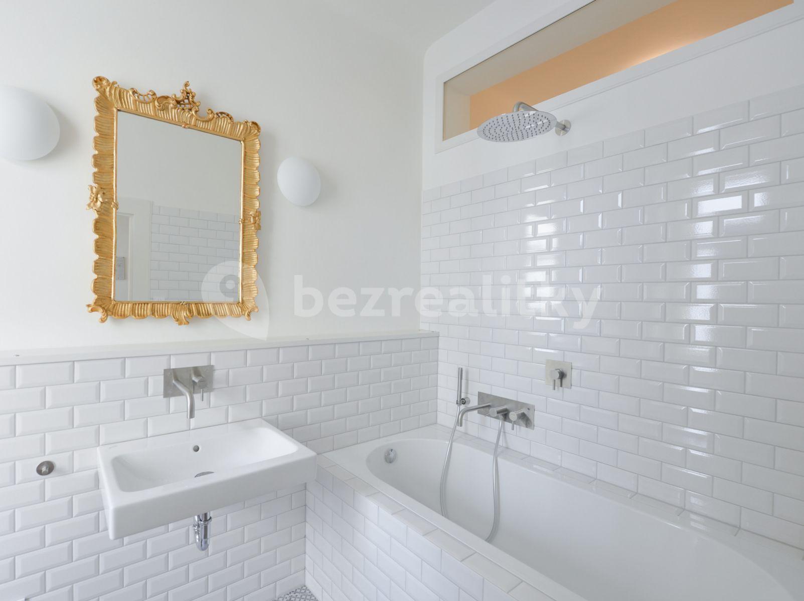 Pronájem bytu 2+1 83 m², Šternberkova, Praha, Praha