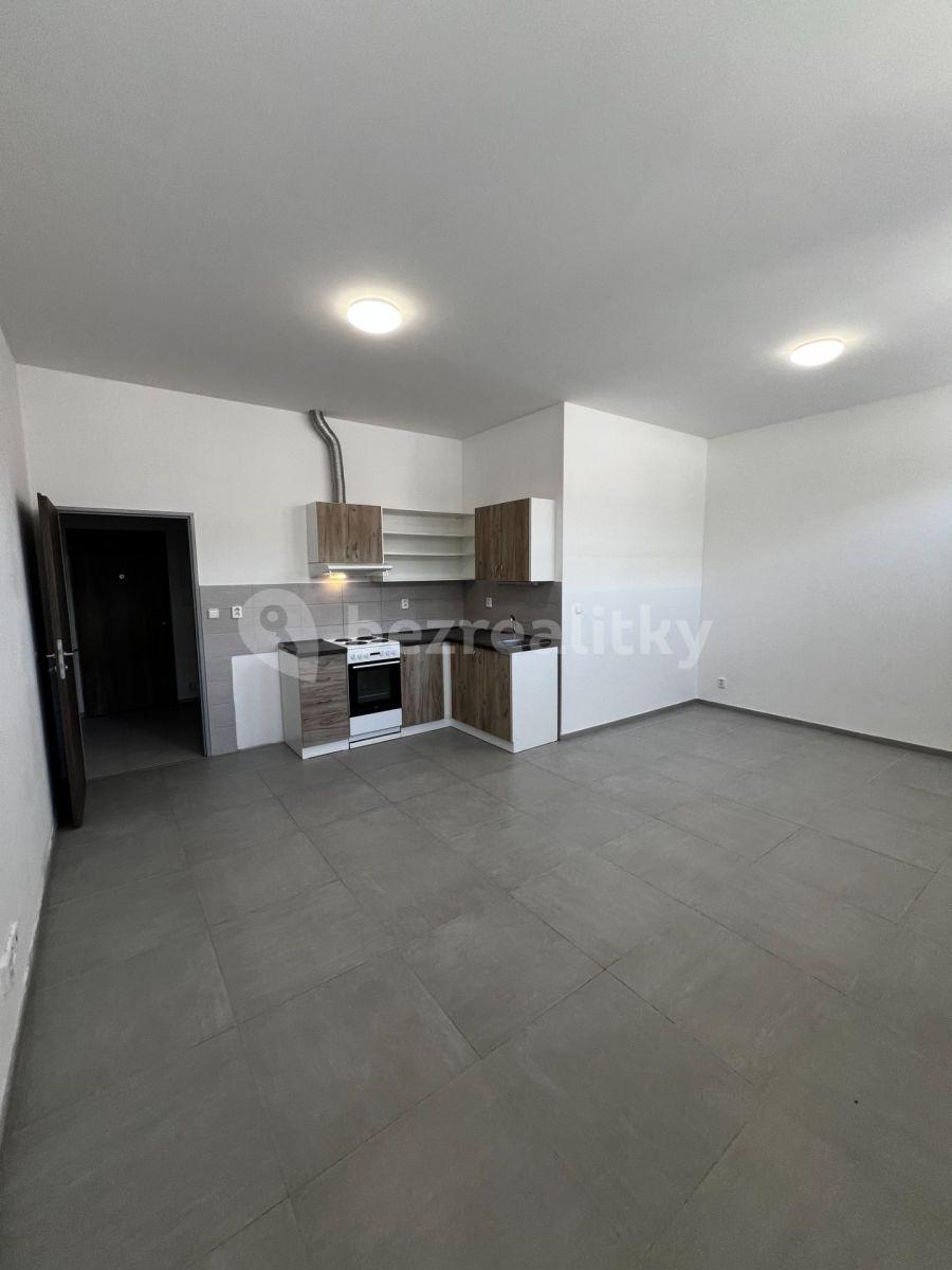 Pronájem bytu 1+kk 40 m², Adámkova třída, Hlinsko, Pardubický kraj